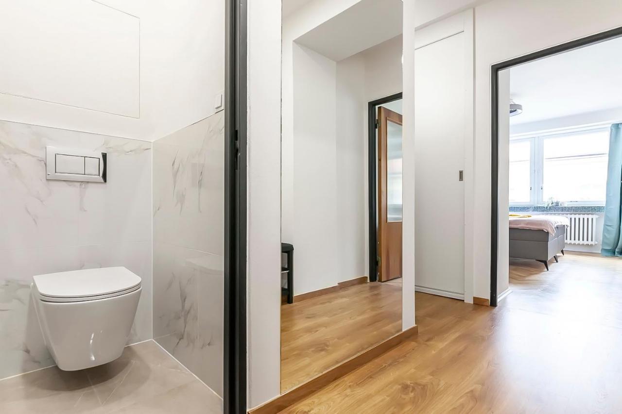 Popular Location / Street View / 4 Ppl / Netflix Apartamento Praga Exterior foto
