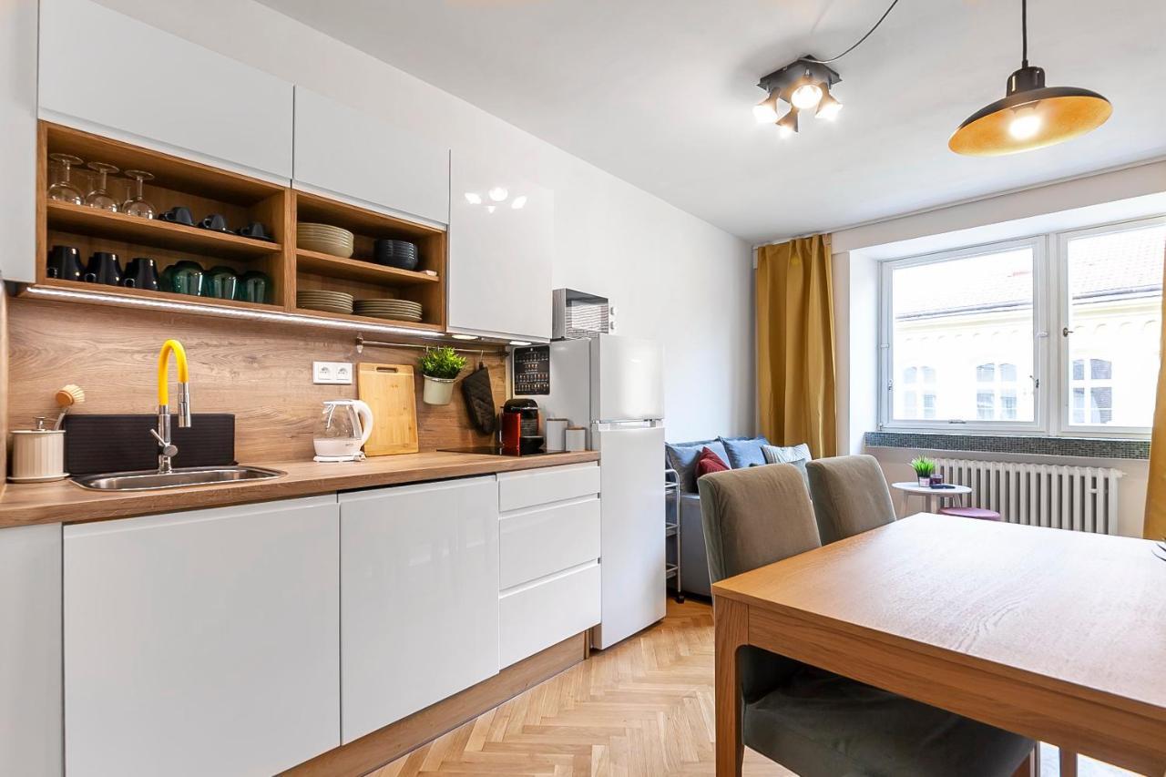 Popular Location / Street View / 4 Ppl / Netflix Apartamento Praga Exterior foto