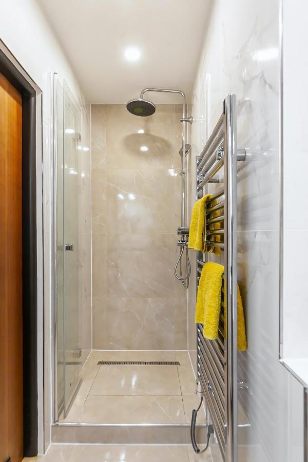 Popular Location / Street View / 4 Ppl / Netflix Apartamento Praga Exterior foto