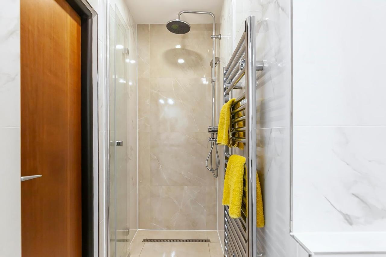 Popular Location / Street View / 4 Ppl / Netflix Apartamento Praga Exterior foto