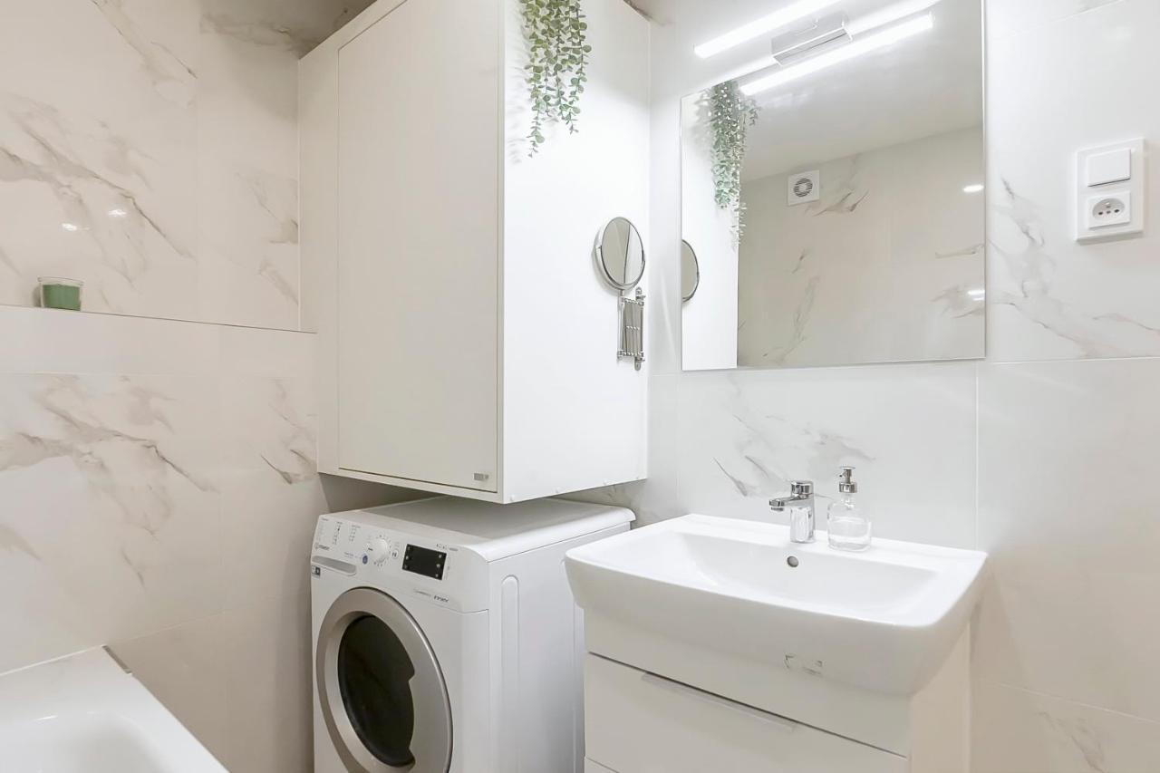 Popular Location / Street View / 4 Ppl / Netflix Apartamento Praga Exterior foto